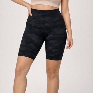 Lullulemon Black Camo High-Waisted Shorts Cycling Shorts  Size 8